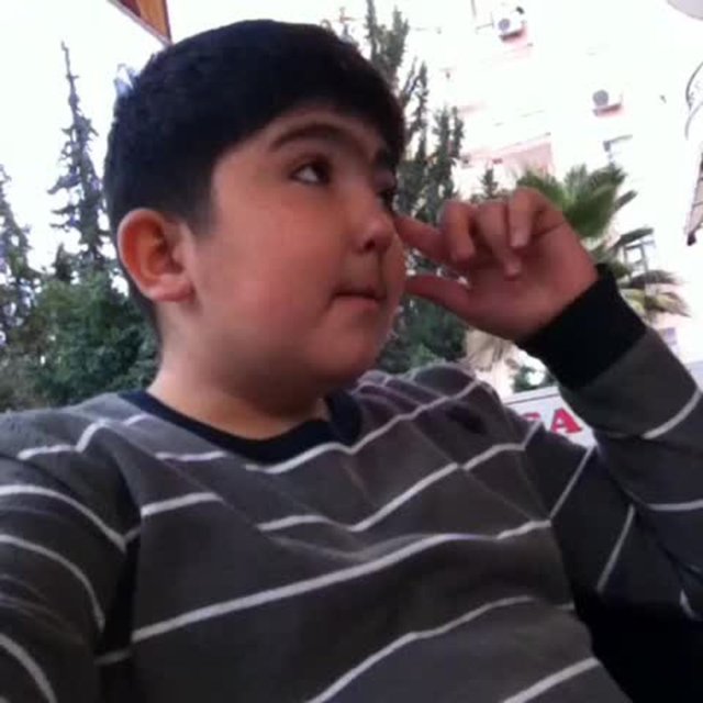 Küçük fenomen son olarak ileride oyuncu olmak istediğini sözlerine ekledi.
