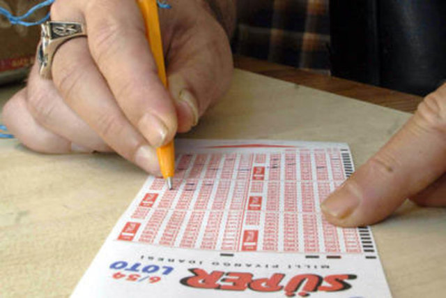 İnternetten oyun yasak -  - Sayısal Loto, tüm dünyada sevilen ve çokça tercih edilen bir şans oyunudur. Sayısal Loto 6/49, ülkemizde 16 Kasım 1996 tarihinden itibaren oynatılmaya başlanmıştır.