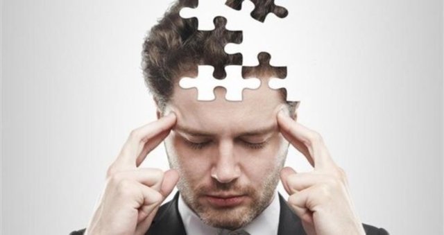 Çoğunlukla kolunu ya da bacağını kaybeden hastalar bu sendromdan muzdariptir. Ama hiçbir kayba uğramamış hastalar da fazladan bir kol ya da bacakları olduğunu iddia etmişlerdir.