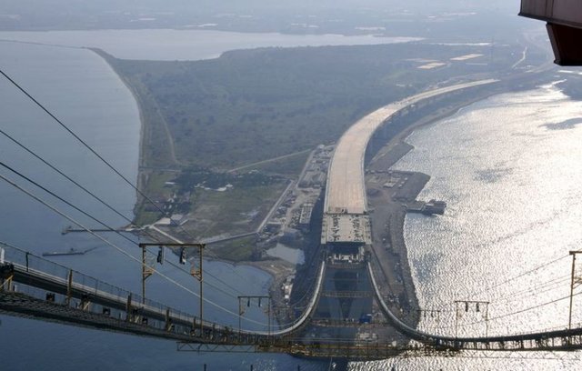 Bunlardan doğuda 72, batıda 72 olmak üzere 144'ünün montajını yaptıklarını ifade eden Zeybek, aralık ayının başında bu çalışmanın tamamlanmasını planlandıklarını bildirdi.