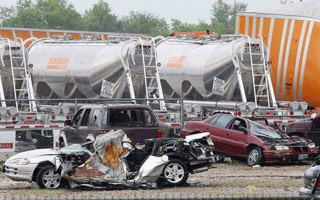 Saatte yüzlerce kilometre hız yapabilecek kadar güçlü olan hortumların içindeki yatay rüzgarlar arabaları, ağaçları, evleri bile yıkabilir. Dikey olan akımlar ise  yıkılanları havaya uçurur.