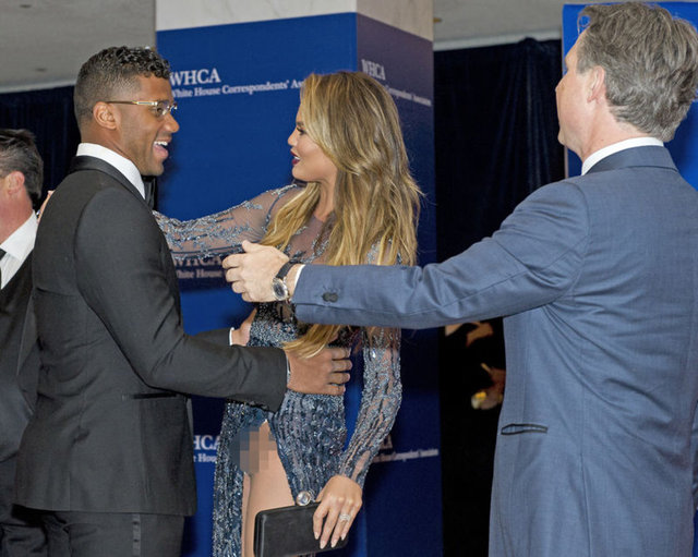 Chrissy Teigen Obama'nın yemeğine iç çamaşırsız katıldı ...