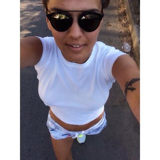 Demet Akalın, kızı Hira'yı dünyaya getirdikten sonra sıkı bir diyetle 34 kilo verdiğini belirtmişti.