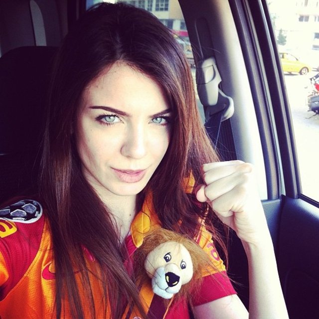 Başak Parlak'ın Instagram'da çekici fotoğrafları