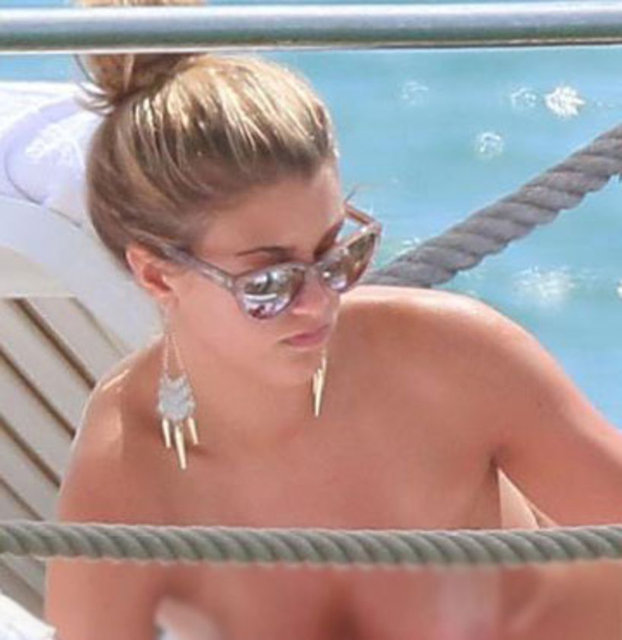 Katıldığı yarışma programı ile adını duyuran manken Amy Willerton adını sır gibi sakladığı sevgilisiyle Fransa'nın Cannes kentinde tatil yapıyor.