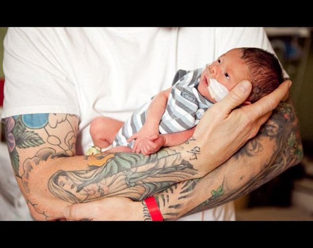 Doğumda o 2 kg ağırlığındaydı -  - Hastanede 1 ay geçirdi