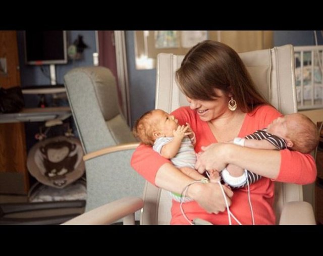 Hunter ve Tyson ile Olivia Berothah ikizler doğumda 790 gram ağırlığındaydı -  - 106 gün hastanede kaldılar