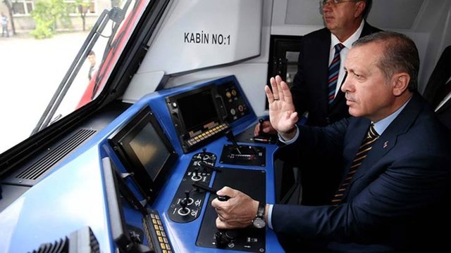 Cumhurbaşkanı Erdoğan'ın, Çankaya macerasında da öncelik ekonomiye verilecek. Yeni mega projelerin altında yine Erdoğan'ın imzası olacak.