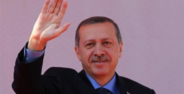 12 yıllık başbakanlığı döneminde Türkiye ekonomisine kazandırdığı projelerle halkın desteğini kazanan Erdoğan, önümüzdeki 5 yıl görevde kalacağı cumhurbaşkanlığı döneminde de yine ekonomiyle gündemde olacak.