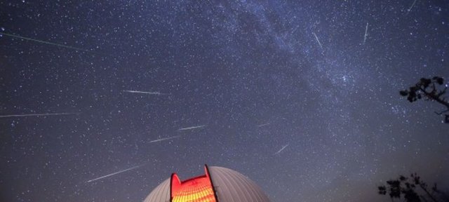 12-13 Ağustos - Perseids Meteor yağmuru gerçekleşecek. Saat başına 60 meteor görülebilecek.