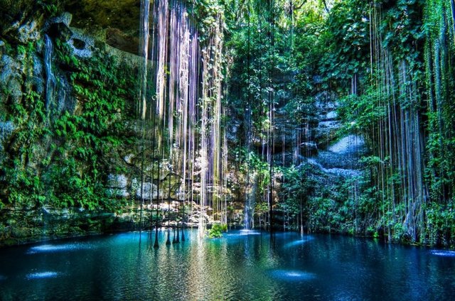 IK Kil Cenote, Chichen Itza- Meksika -