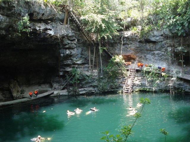 IK Kil Cenote, Chichen Itza- Meksika -