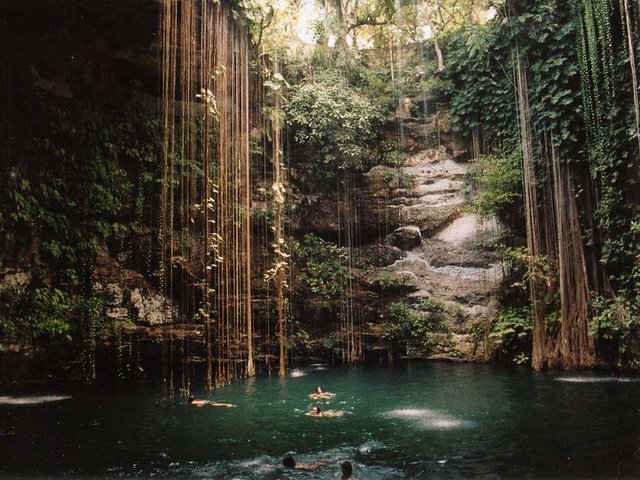 IK Kil Cenote, Chichen Itza- Meksika -