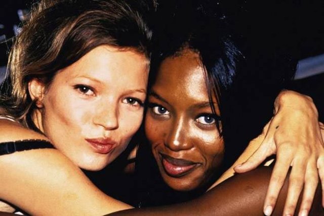 KATE MOSS, NAOMI CAMPBELL