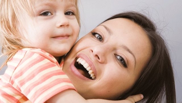 Örneğin, "En önemli şey mutlu olman" yerine "En önemli şey nazik olman" diye öğütleyin çünkü mutluluk çocuğunuzun sadece kendiyle ilgili ancak nezaket etrafındaki herkesle ilgilidir.