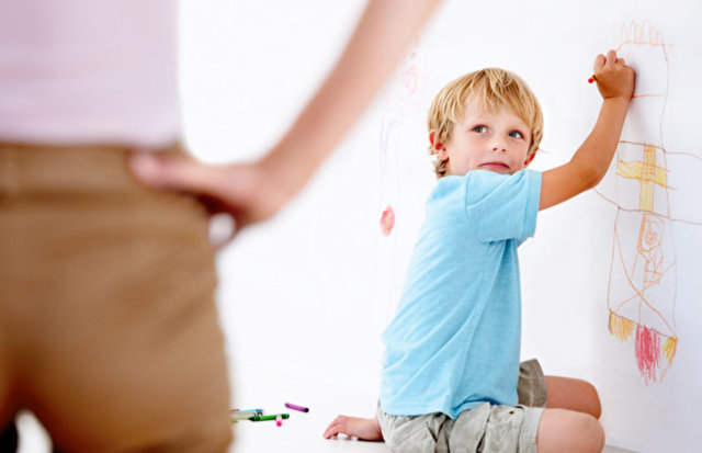 - Ancak, onlara özür diletmek yerine çarpmamaları gerektiğini öğretmeniz daha etkili olur.  -