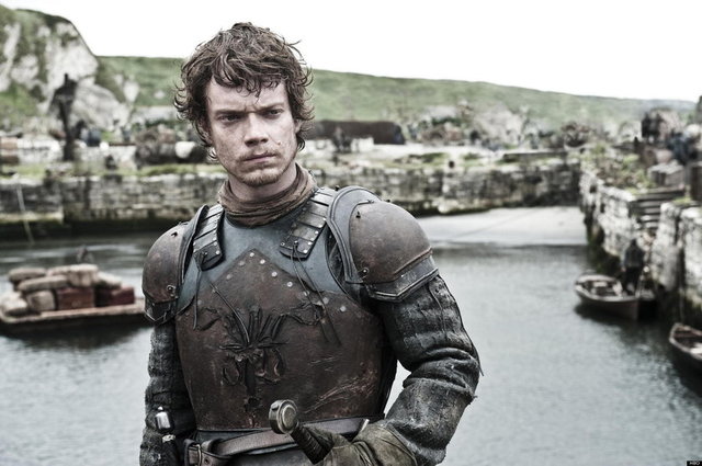 İngiliz şarkıcı Lilly Allen'ın kardeşi aktör Alfie Allen ABD yapımı 'Game Of Thrones' dizisinde Theon Greyjoy karakterini canlandırıyor.