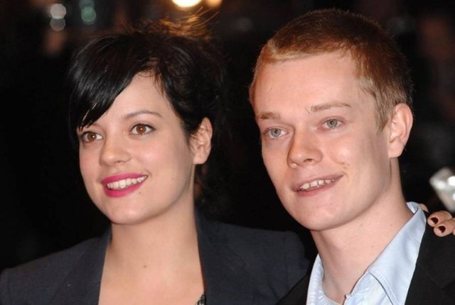 ABD basınından Hollyscoop'un haberine göre yapımcılar söz konusu sahnede rol alması için önce Lilly Allen'a teklif götürmüş. -  -   -
