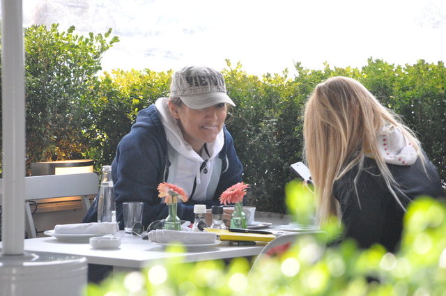 Demet Akalın ise kızı Hira'yı kucağına aldıktan sonra fazla kilolarından kurtulmak için Coşkun'a başvuranlardan.