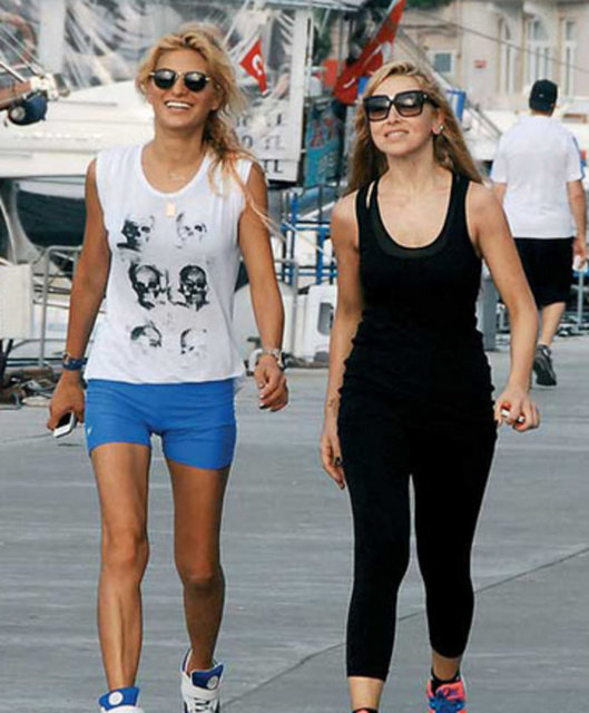 Bir dönem aldığı kilolar yüzünden tepki çeken ve bu yüzden Coşkun'la anlaşan Hadise ise 20 günde tam 13 kilo verdi.