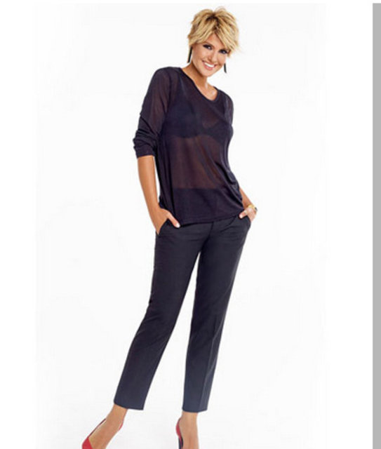 Ekranlara yeni haliyle dönen Ergen, son görüntüsüyle cesur pozlar vermekten çekinmiyor.