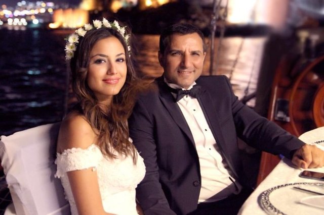 TEKNEDE DÜĞÜN  - Şarkıcı Rafet El - Roman, geçen temmuz - ayında Almanya'da - Ceren Kaplakarslan - ile hayatını - birleştirmişti.