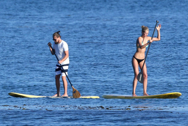 Çapkınlığıyla tanınan ünlü oyuncu Leonardo DiCaprio, model sevgilisi Toni Garrn'la birlikte Malibu'da görüntülendi.