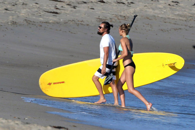 Yaz mevsiminin tümünü birlikte geçiren gözde çiftin 'paddle' yaparken sergilediği uyum gözlerden kaçmadı.