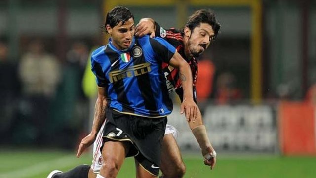2008 Quaresma: Barcelona'dan 6,5 milyon Euro'ya geldi; 24.5 milyon Euro'ya İnter'e gitti