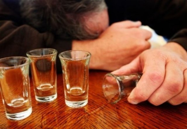 Böylece alkol vücudunuza dağılmadan, alkalin ile etkisini azaltabilirsiniz.