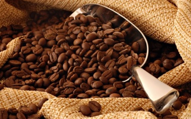 Dr. Jeannette Graf işte bu nedenle günde iki bardak kahveden fazla tüketilmemesini ve mümkünse organik kahve ya da double espresso tercih edilmesini öneriyor.