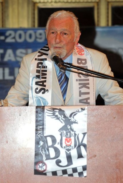 Beşiktaş Kulübü Onursal Başkanı Süleyman Seba, tedavi gördüğü hastanede hayatını kaybetti.