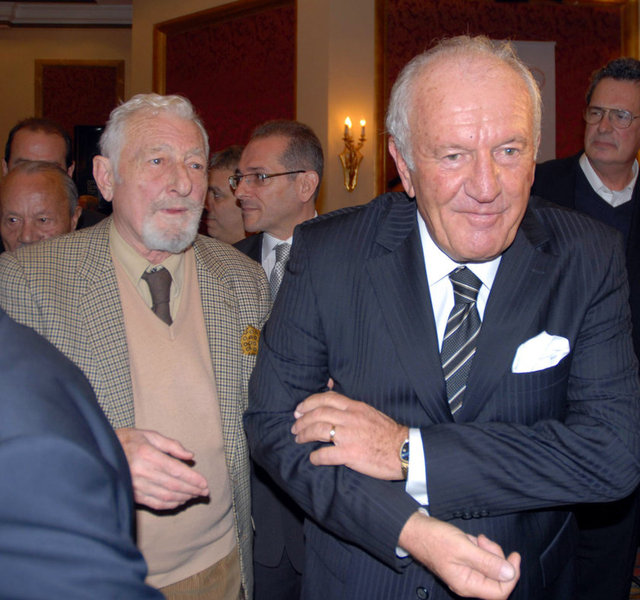 Fenerbahçe, Beşiktaş, Galatasaray ve Trabzonspor'un eski başkanları, Türk Kalp Vakfı'nın organize ettiği Eski Dostlar Gecesi'nde buluşmuştu... -  - 23/01/2007