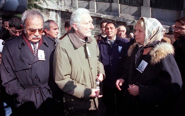 Ani kalp durması sonucu vefat eden gazeteci İslam Çupi için, Türkiye Gazeteciler Cemiyeti'nde düzenlenen törene Süleyman Seba da katılmıştı... -  - 07/02/2001