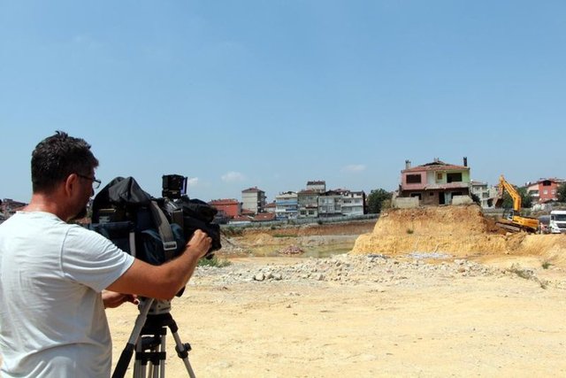 Bir gazetecinin, "araziyle ilgili başka bir kişinin daha imza vermediğiyle ilgili iddiaların olduğu" sorusu üzerine Yavuz,