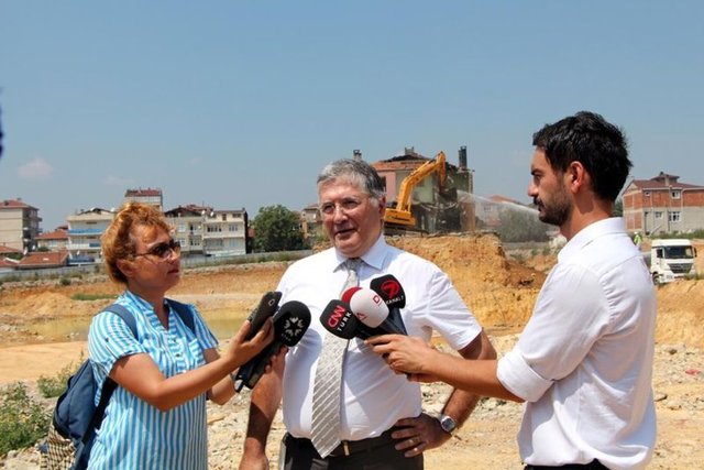 Alman ortakla sürdürülen projeyi yürüten VARTAŞ Genel Müdürü Hasan Can Yavuz, yıkım esnasında yaptığı konuşmada, 2011 Mart ayında Fikirtepe'de başlattıkları proje için 12 bin hak sahibiyle tek tek görüştüklerini söyledi.