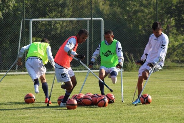 Günde çift antrenman yaptıklarını, genellikle fiziksel ağırlıklı çalıştıklarına dikkati çeken Köprülü, daha sonra 31 Ağustos'ta Kızılcahamam'da kampa devam edeceklerini kaydetti
