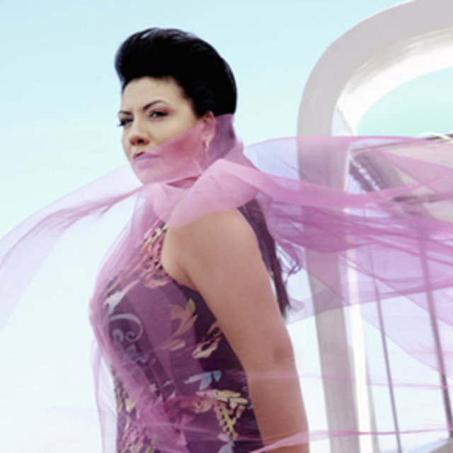 Ameliyatın etkilerini kısa sürece görmeye başlayan şarkıcı, şimdiden 13 kilo verdi.