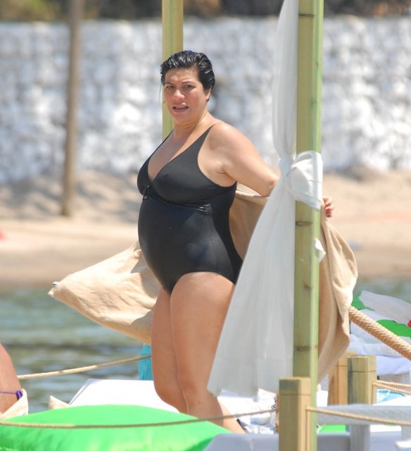 Ünlü şarkıcı midesinin üçte birini aldırmak için 17 gün önce ameliyat masasına yattı.