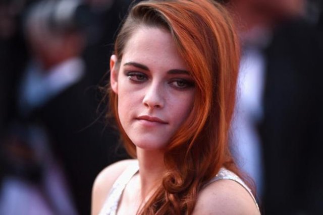 Alaca Karanlık filminin zengin ettiği gençlerden bir diğeri de serinin başrol oyuncusu Kristen Stewart, 24 yaşındaki güzelin banka hesabında 70 milyon dolarlık bir servet bulunuyor.