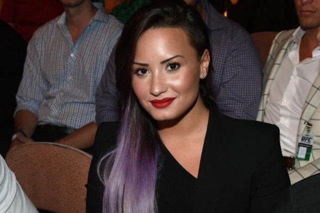 Demi Lovato, Disney yıldızı ve şarkıcı olarak 22 yaşında 15 milyon dolar servete sahip.