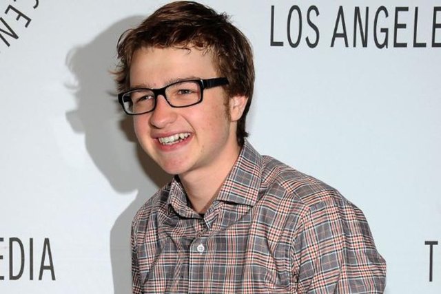 Angus T. Jones, 'Two and a Half Men' dizisinin bir bölümünden 350 bin dolar kazanarak, servetini 15 milyon dolara çıkardı.