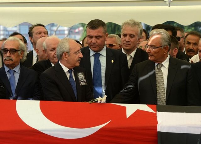 Türkiye Basketbol Federasyonu Başkanı Turgay Demirel, A Milli Basketbol Takımı Başantrenörü Ergin Ataman, Kulüpler Birliği Vakfı Başkanı Göksel Gümüşdağ'ın yanı sıra siyaset ve spor dünyasından bir çok isim katıldı.