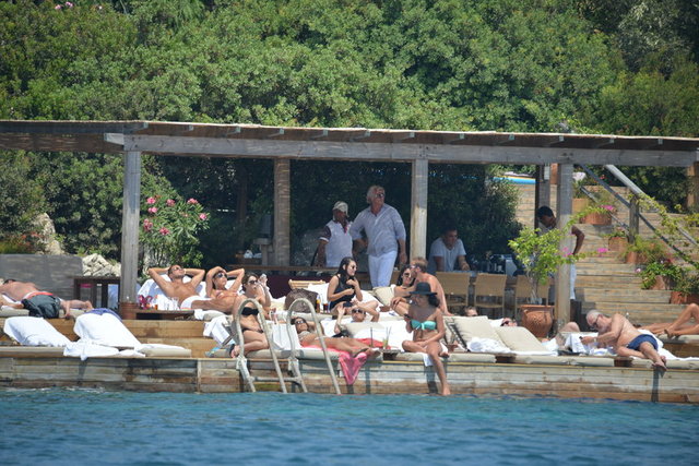 BURAK - MELİS HATİPOĞLU
