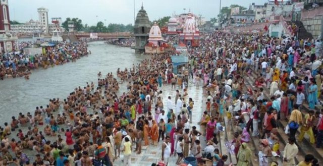 'Hindistan'ın ekonomisi çok kötü bir durumda. Hindistan'ın siyaseti bu sorunu çözülebilmesi için doğru konseptlerden söz ediyor ama uygulamaya geçince hep sorun yaşanıyor.'