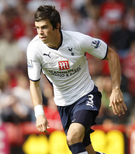 (2008) İlk sezonunda fazla forma şansı bulamadı.