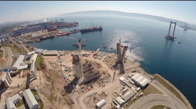 Dört kulede toplam 88 çelik blok bulunuyor. Alt tarafa yerleştirilen blokların ağırlıkları 350 tonu bulurken üst tarafa çıkıldıkça hafifleyerek 170 ton ağırlığa iniyor.