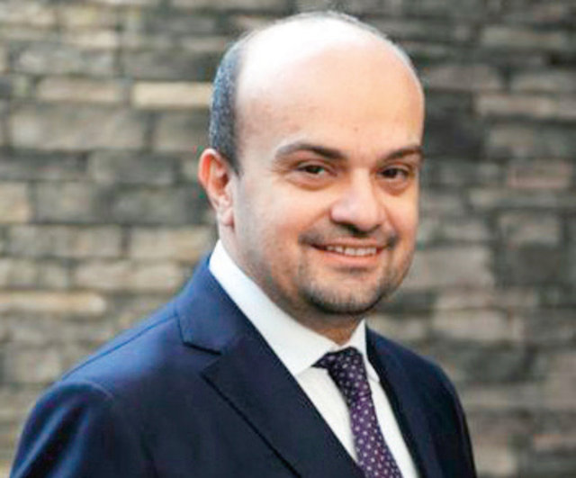 Uğur Dumankaya / Dumankaya İnşaat Yönetim Kurulu BaşkanıEylül ayını - kilit olarak - görüyoruzTürkiye'deki kırılgan yapı - azalarak da olsa devam - ediyor. Cumhurbaşkanlığı - seçimleri bitti ancak şimdi de - Başbakan'ın kim olacağını - gözlüyoruz.