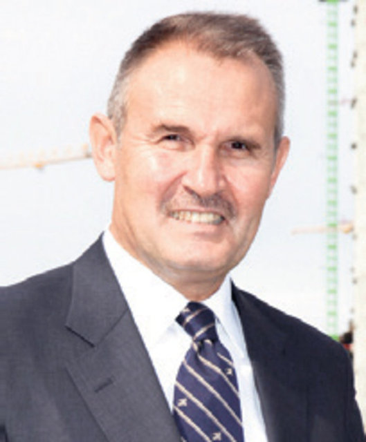 Süleyman Çetinsaya / Artaş Grubu Yön. Kurulu Bşk. Faizlerin düşmesi - umudumuzu - daha da artırdıSatışların başlamasına - yönelik olarak artık geride - sadece yaz mevsimi kaldı. - Siyasi istikrarın sağlanmasıyla - birlikte ekonomik - gelişmelerin...