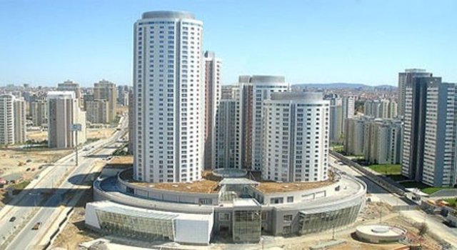 pozitif - yönde seyrini - bekliyoruz. Bu yıl - kredi faizlerinin - yüzde 1.15'e - kadar dayanması - satışlarımızda - olumsuz etki yaptı. Şu anda - yüzde 0.85'e düşen faizler - ile konut piyasası eski hızını - yakalayacaktır.